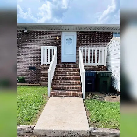 Spacious 1King Bd/2Queen Bd/* 1 Mile From I-85 Lexington Exterior photo