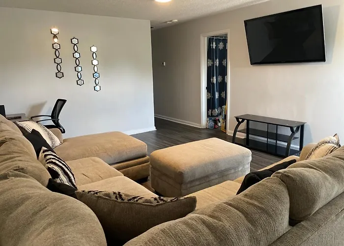 Spacious 1King Bd/2Queen Bd/* 1 Mile From I-85