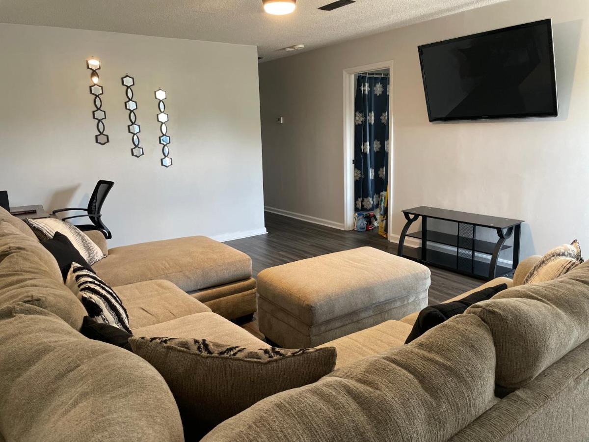 Spacious 1king Bd/2queen Bd/* 1 Mile From I-85