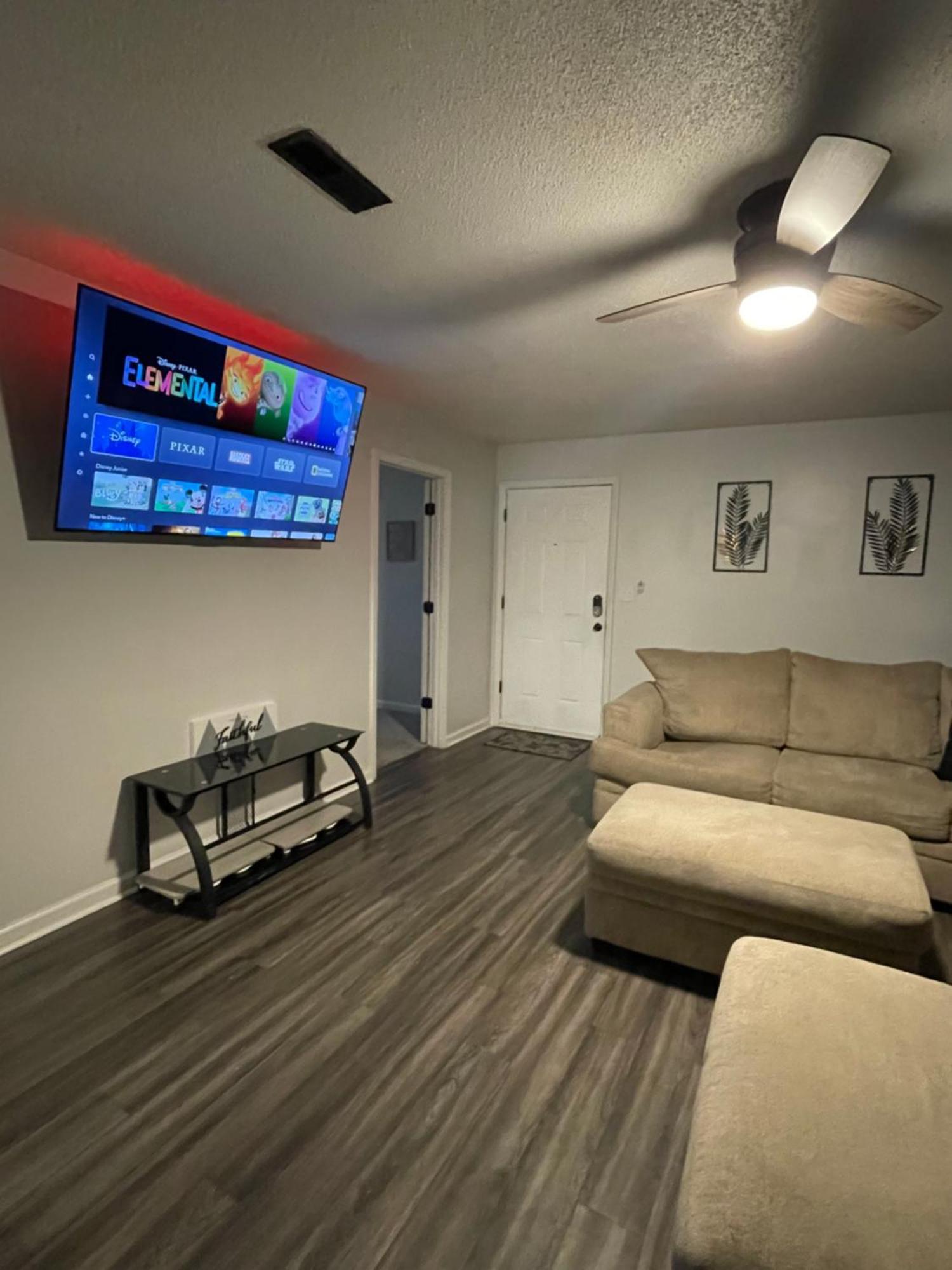 Spacious 1king Bd/2queen Bd/* 1 Mile From I-85 Lexington
